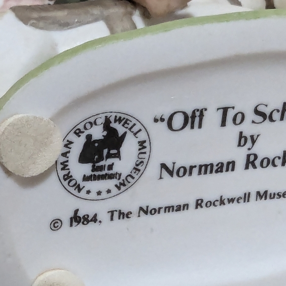 - Norman Rockwell Museum Figurine. Off to School. EUC. Vintage. 1984. - Picture 3 of 6